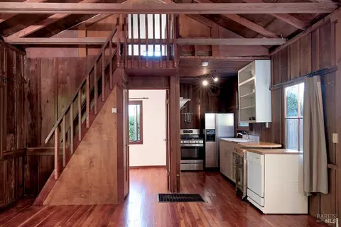 94 Oak Rd, Fairfax, CA 94930 photo 3