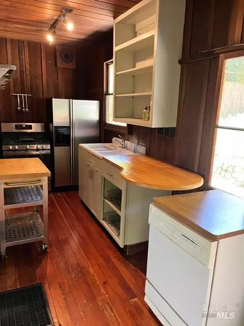 94 Oak Rd, Fairfax, CA 94930 photo 9
