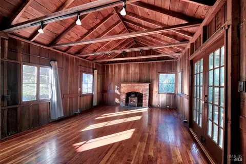 94 Oak Rd, Fairfax, CA 94930 photo 2