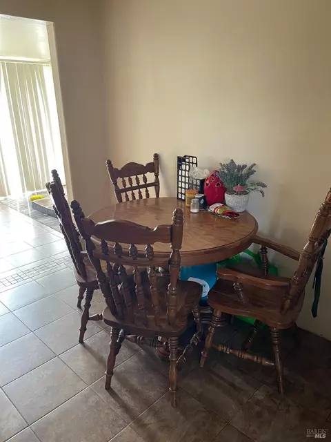 1407 Eisenhower St, Fairfield, CA 94533 photo 6