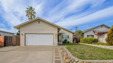 1407 Eisenhower St, Fairfield, CA 94533