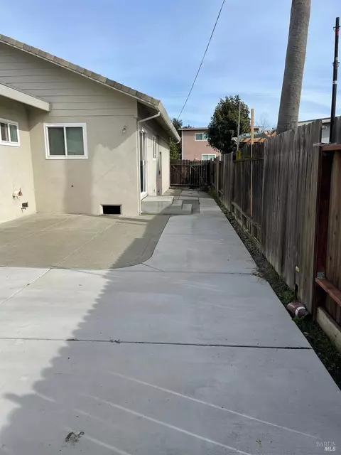 1407 Eisenhower St, Fairfield, CA 94533 photo 12