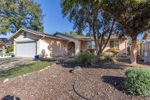 1533 Parkwood St, Napa, CA 94558