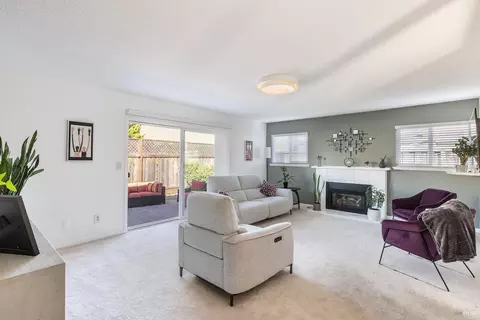 2521 Sage St, Santa Rosa, CA 95405