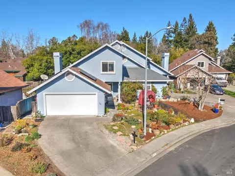 135 Forno Way, Cotati, CA 94931