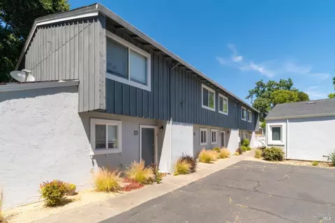 923 Ripley St, Santa Rosa, CA 95401