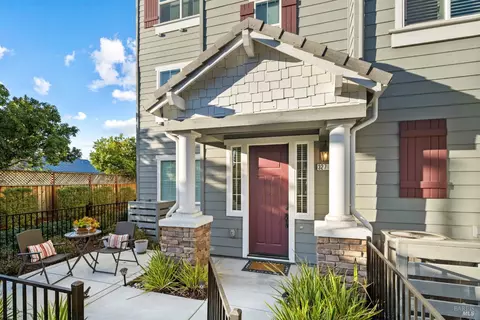 327 Pear Tree Ter, Napa, CA 94558 photo 5