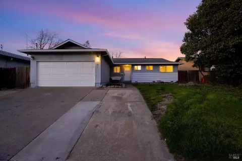 2733 Yuma St, Santa Rosa, CA 95403