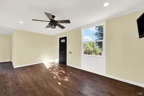 Living - 133 Howard Ave, Vallejo, CA 94589 photo 2 of 2