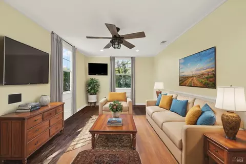 Living - 133 Howard Ave, Vallejo, CA 94589 photo 1 of 2
