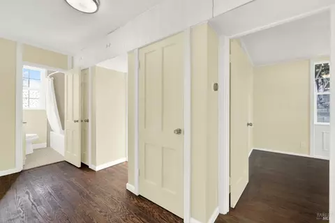 Entry Way - 133 Howard Ave, Vallejo, CA 94589 photo 4 of 5