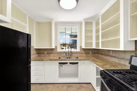 Kitchen - 133 Howard Ave, Vallejo, CA 94589 photo 1 of 7