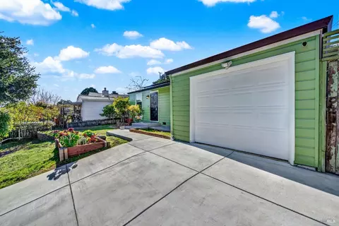 Exterior - 133 Howard Ave, Vallejo, CA 94589 photo 3 of 24