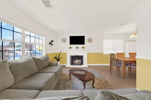 620 Glenside Dr, Dixon, CA 95620 photo 9