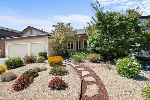 8729 Holly Leaf Dr, Windsor, CA 95492