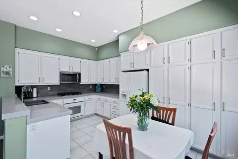 8729 Holly Leaf Dr, Windsor, CA 95492 photo 16