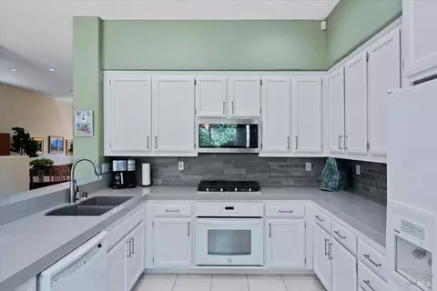 8729 Holly Leaf Dr, Windsor, CA 95492 photo 18