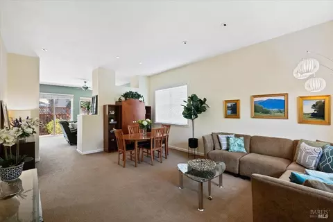 8729 Holly Leaf Dr, Windsor, CA 95492 photo 6
