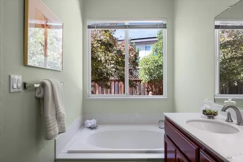 8729 Holly Leaf Dr, Windsor, CA 95492 photo 28