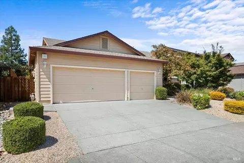 8729 Holly Leaf Dr, Windsor, CA 95492 photo 2