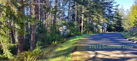 37013 Schooner Dr, The Sea Ranch, CA 95497