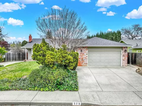 579 Florence Dr, Vacaville, CA 95688