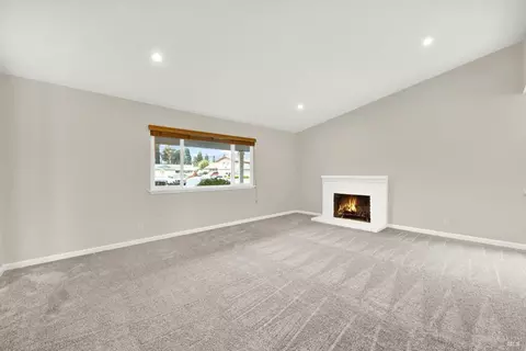 Living - 579 Florence Dr, Vacaville, CA 95688 photo 3 of 10
