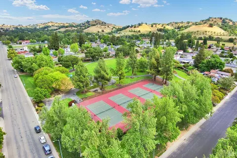 View/Area - 579 Florence Dr, Vacaville, CA 95688 photo 6 of 7
