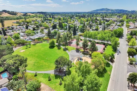 View/Area - 579 Florence Dr, Vacaville, CA 95688 photo 7 of 7