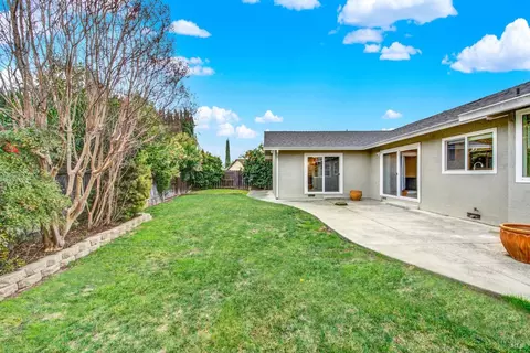 Exterior - 579 Florence Dr, Vacaville, CA 95688 photo 9 of 19