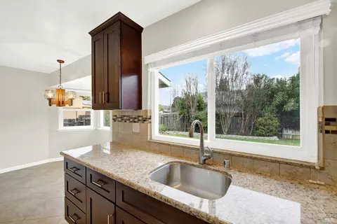 Kitchen - 579 Florence Dr, Vacaville, CA 95688 photo 3 of 12