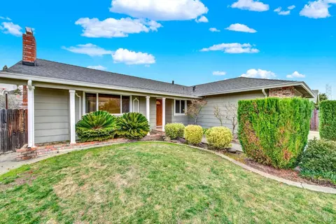 Exterior - 579 Florence Dr, Vacaville, CA 95688 photo 6 of 19