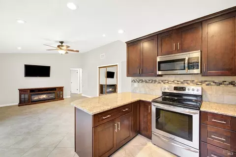 Kitchen - 579 Florence Dr, Vacaville, CA 95688 photo 4 of 12