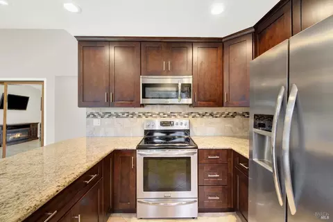 Kitchen - 579 Florence Dr, Vacaville, CA 95688 photo 5 of 12