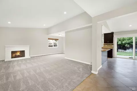 Living - 579 Florence Dr, Vacaville, CA 95688 photo 1 of 10