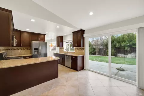 Kitchen - 579 Florence Dr, Vacaville, CA 95688 photo 12 of 12
