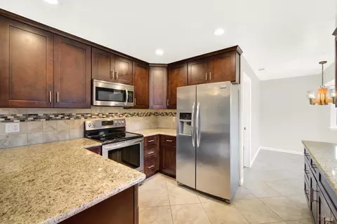 Kitchen - 579 Florence Dr, Vacaville, CA 95688 photo 9 of 12