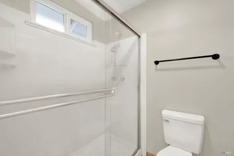 Bath - 579 Florence Dr, Vacaville, CA 95688 photo 5 of 5