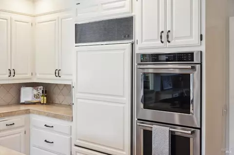 Kitchen - 14 Chrisdumar Ln, Petaluma, CA 94952 photo 3 of 17