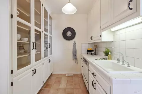 Kitchen - 14 Chrisdumar Ln, Petaluma, CA 94952 photo 14 of 17