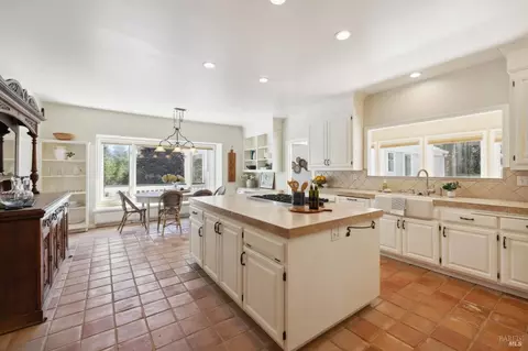 Kitchen - 14 Chrisdumar Ln, Petaluma, CA 94952 photo 1 of 17