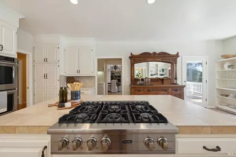 Kitchen - 14 Chrisdumar Ln, Petaluma, CA 94952 photo 9 of 17