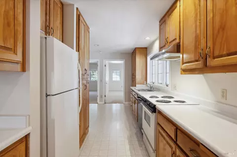 Kitchen - 14 Chrisdumar Ln, Petaluma, CA 94952 photo 17 of 17