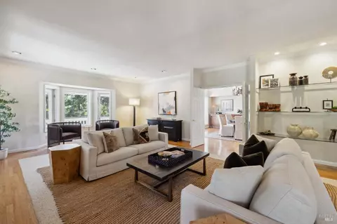 Living - 14 Chrisdumar Ln, Petaluma, CA 94952 photo 4 of 7