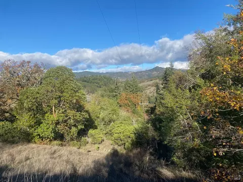 39050 Old Sherwood Rd, Laytonville, CA 95454