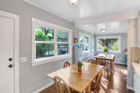 Dining - 2105 Thornsberry Rd, Sonoma, CA 95476 photo 2 of 5
