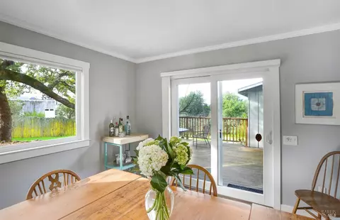 Dining - 2105 Thornsberry Rd, Sonoma, CA 95476 photo 3 of 5