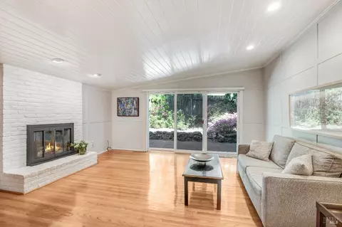 Living - 2105 Thornsberry Rd, Sonoma, CA 95476 photo 1 of 5