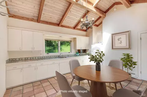 Dining - 2105 Thornsberry Rd, Sonoma, CA 95476 photo 4 of 5