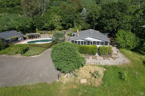 2105 Thornsberry Rd, Sonoma, CA 95476
